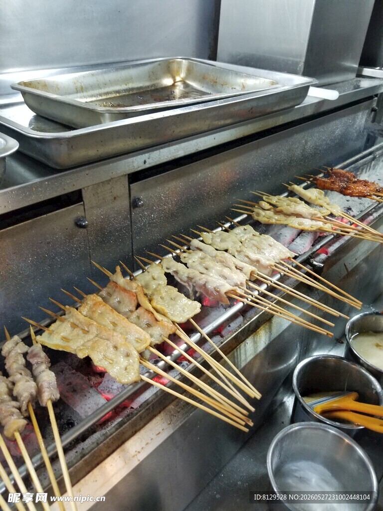 餐厅内的丰富串串美食