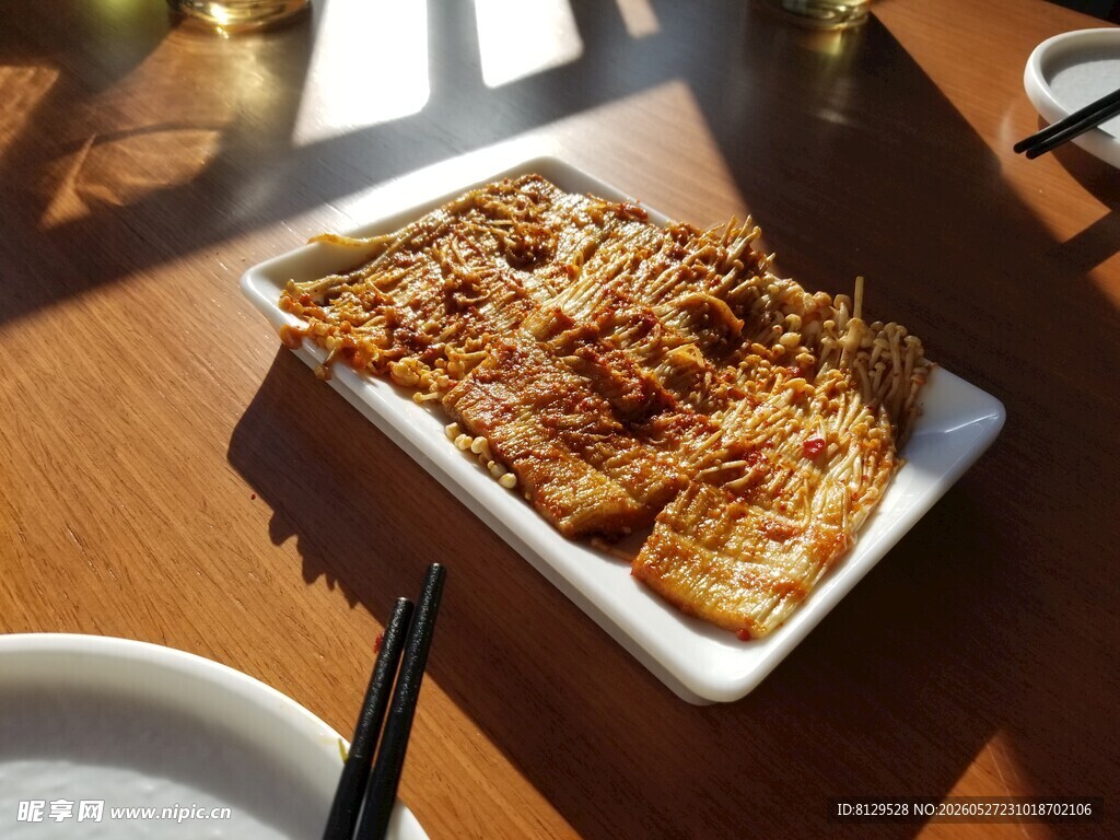 美味凉拌金针菇