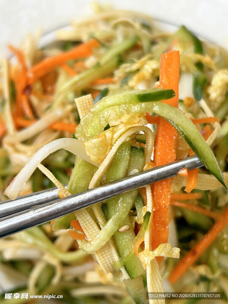 凉拌黄瓜豆腐丝