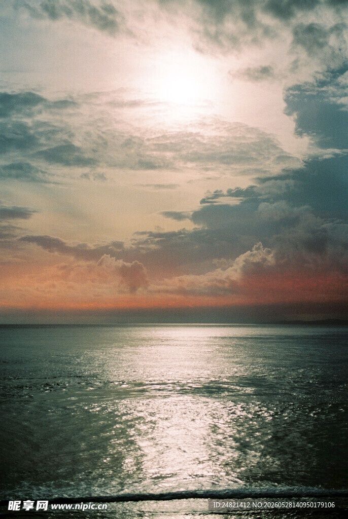 海上日落美景