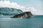 海中孤岩