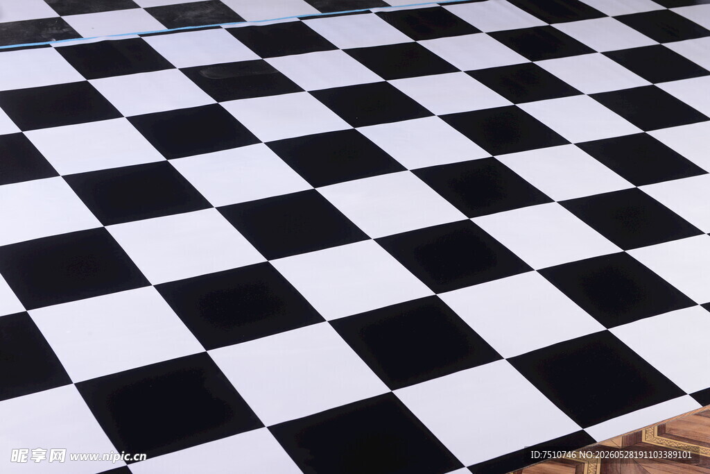 黑白方格棋盘地面