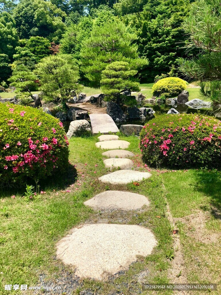 日式庭院石板小径景观