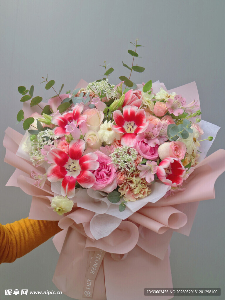 缤纷多彩鲜花花束