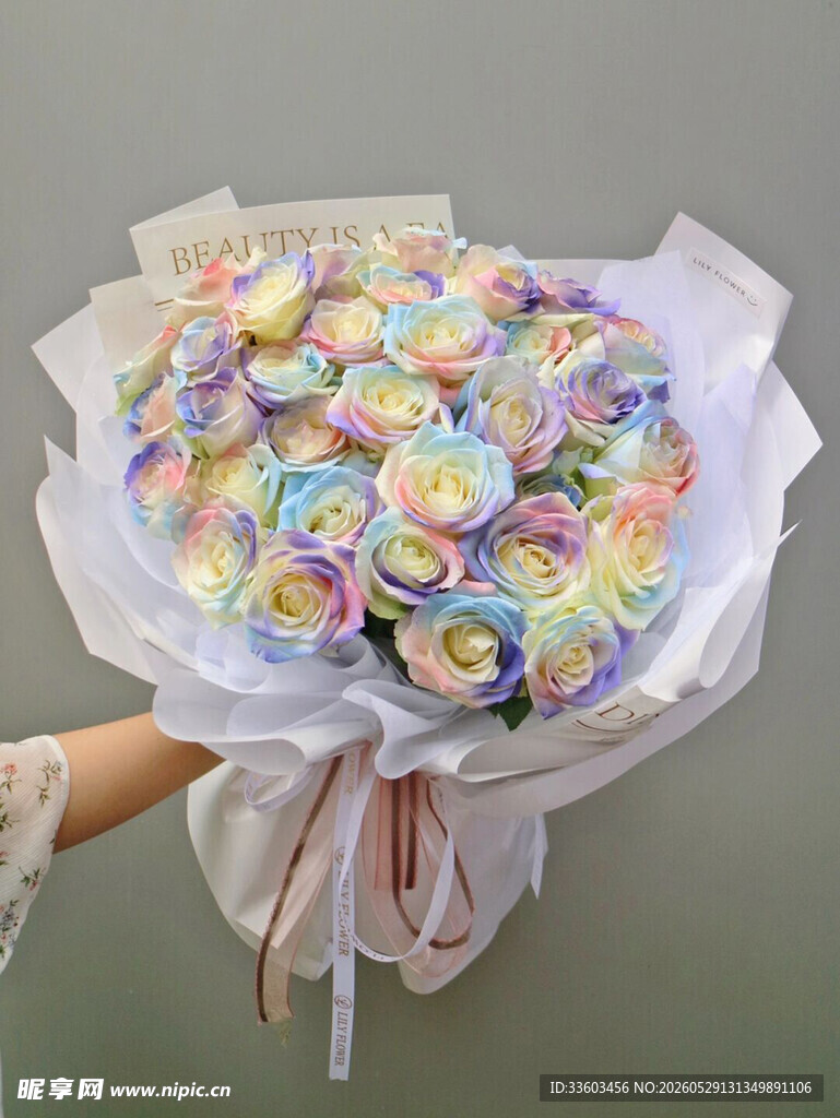 多彩梦幻玫瑰鲜花花束