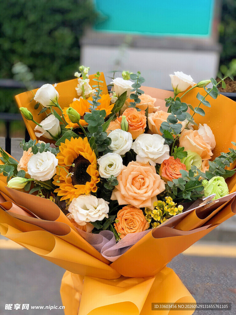 多彩鲜花花束