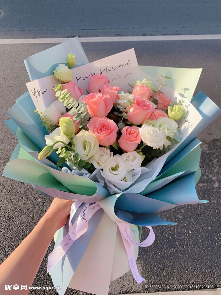 多彩鲜花花束清新美好