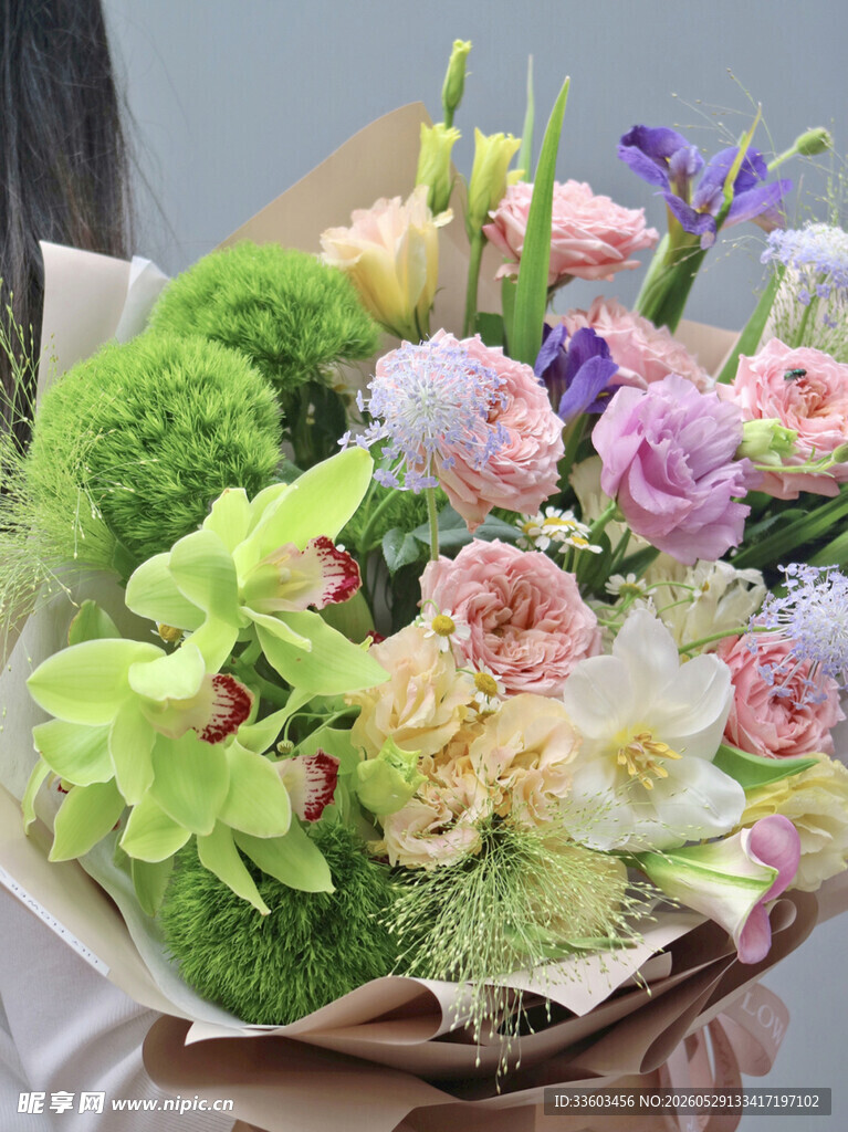 多彩鲜花花束