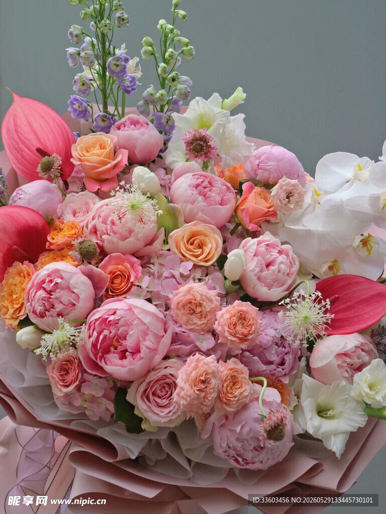 多彩鲜花花束