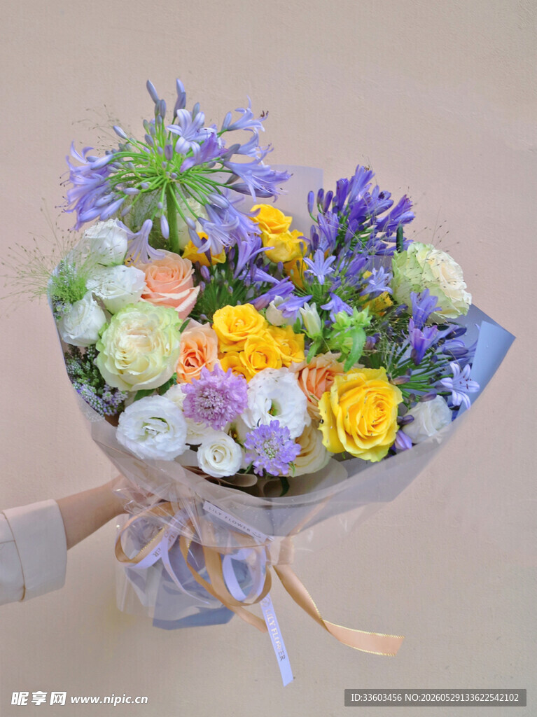 多彩鲜花花束