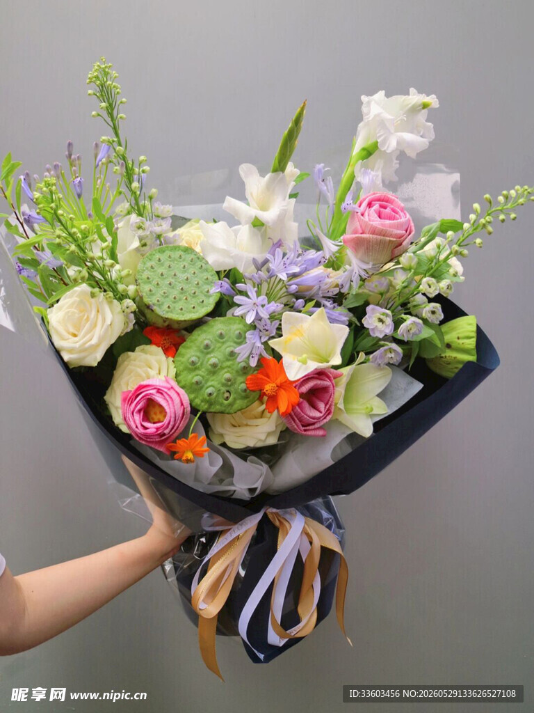 多彩鲜花花束清新美好