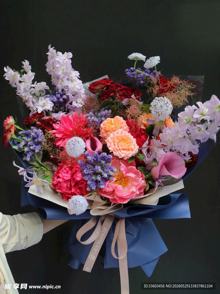 多彩鲜花花束