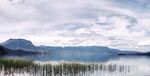湖畔山水美景