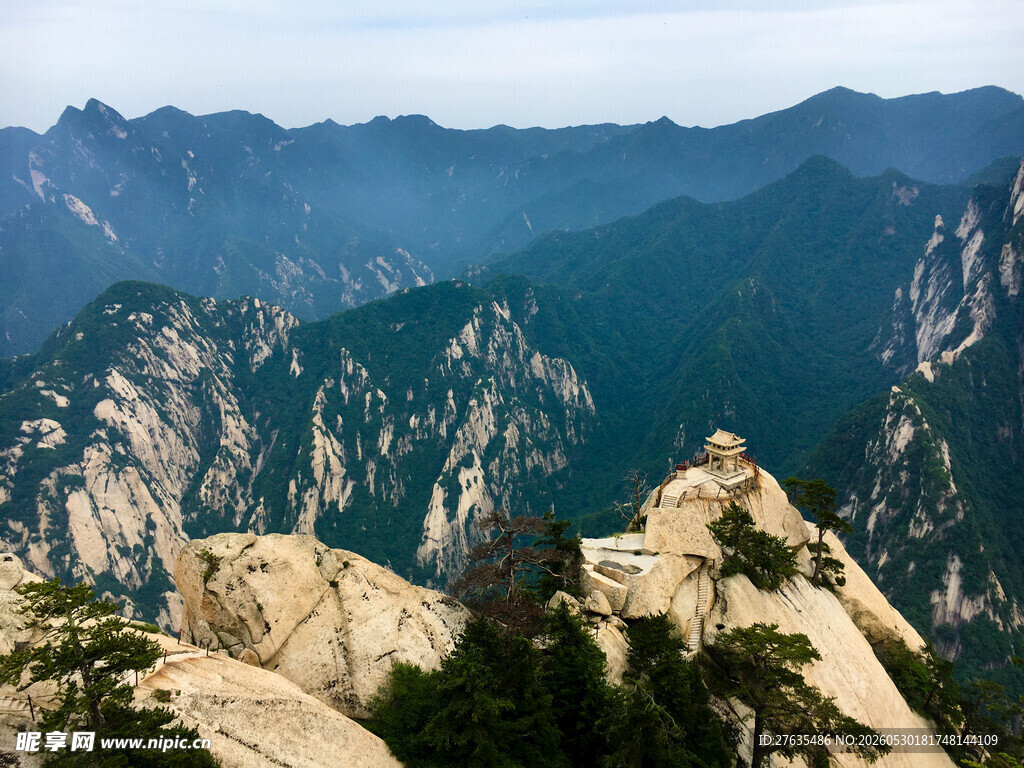 壮丽黄山山峰景色