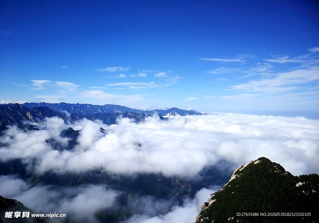 高山云海壮丽景观