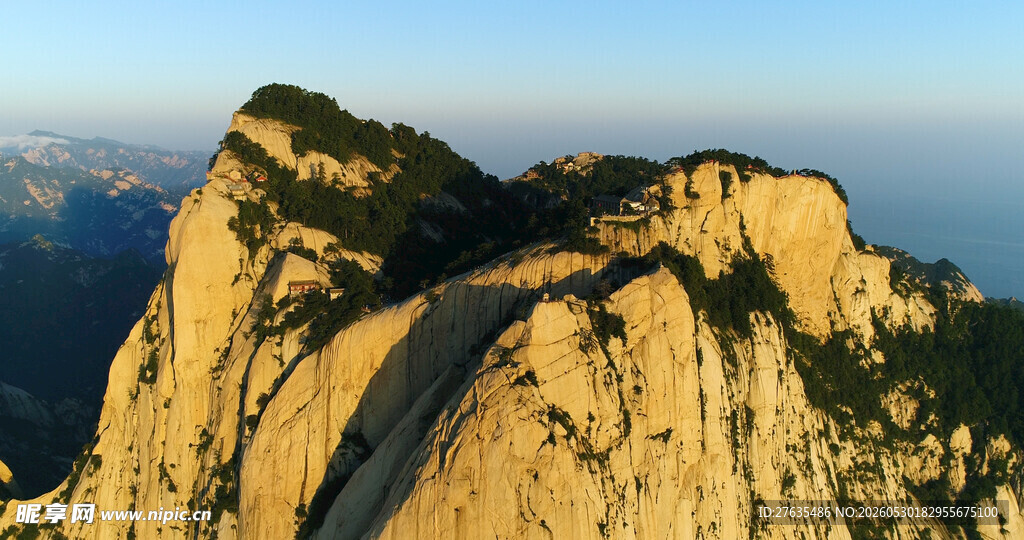 巍峨壮丽的高山景观