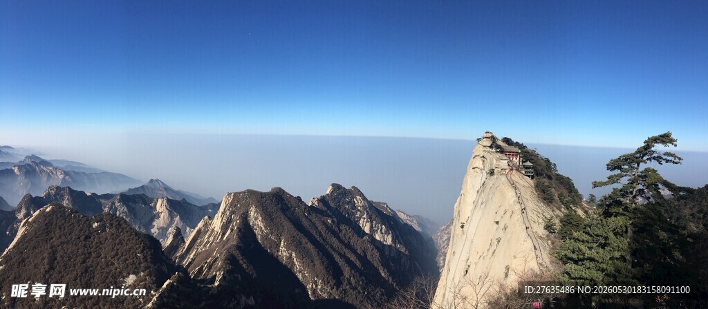 巍峨山峰壮丽景致