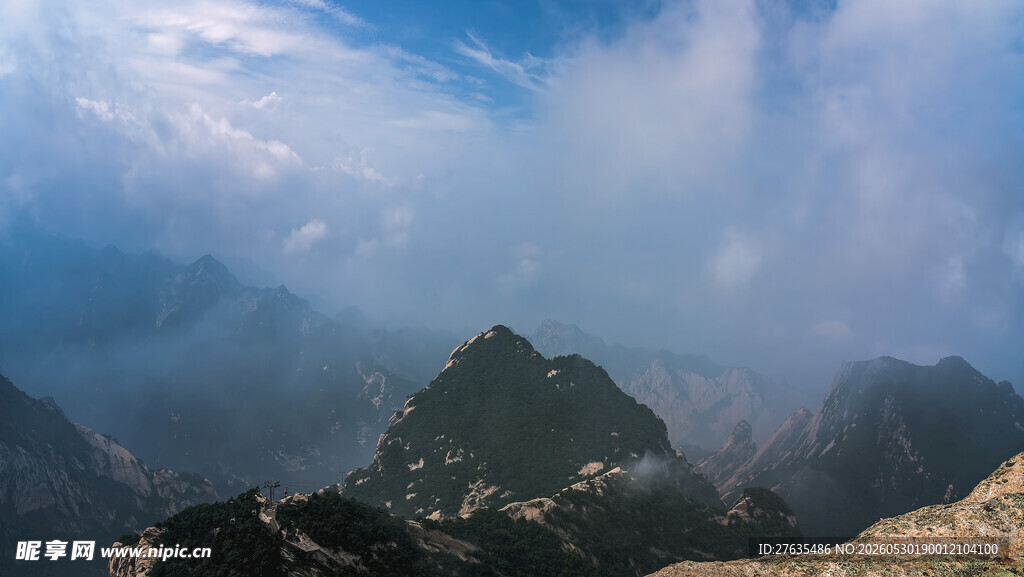 壮丽山峦云海景观