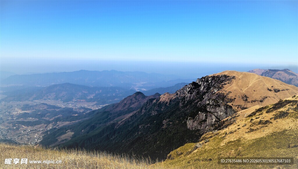高山美景远眺壮阔风光