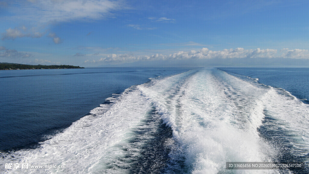 乘船破浪观海上美景
