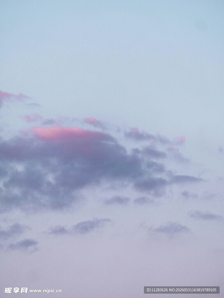 云海中的一抹