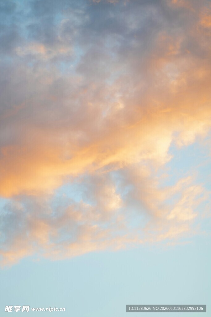 夕阳下的绚烂云彩