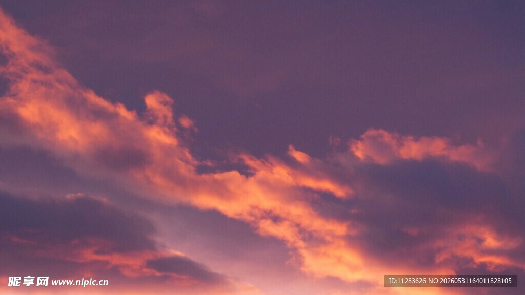 绚丽晚霞天空