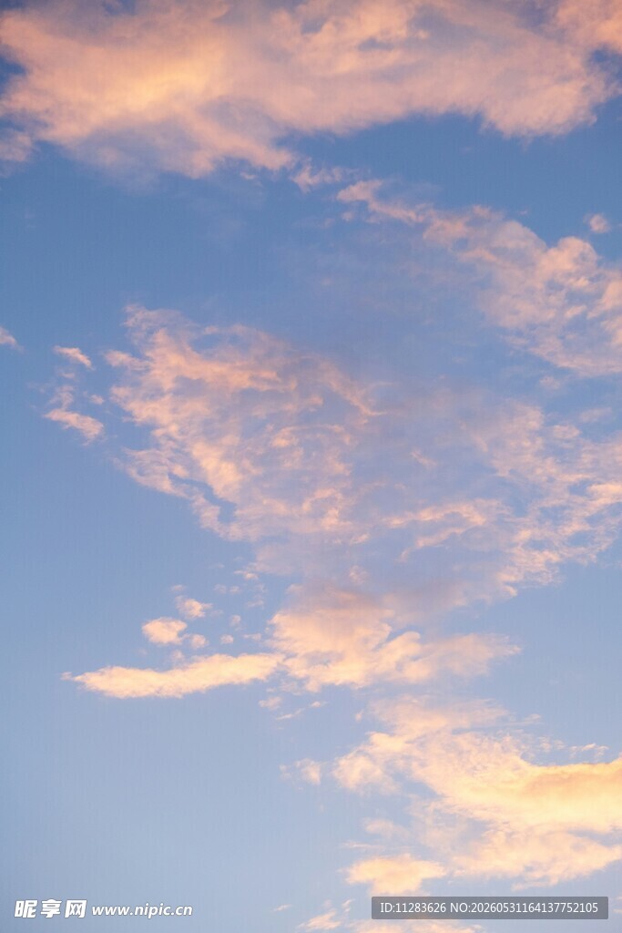 美丽天空中的绚烂云彩