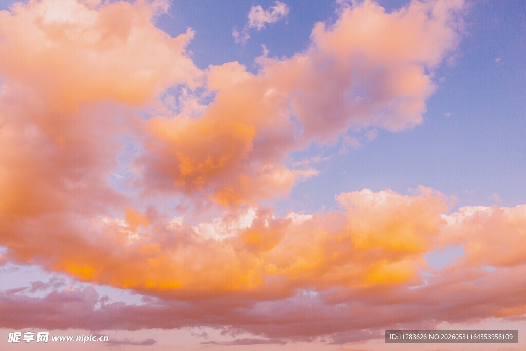 梦幻粉橙色天空美景