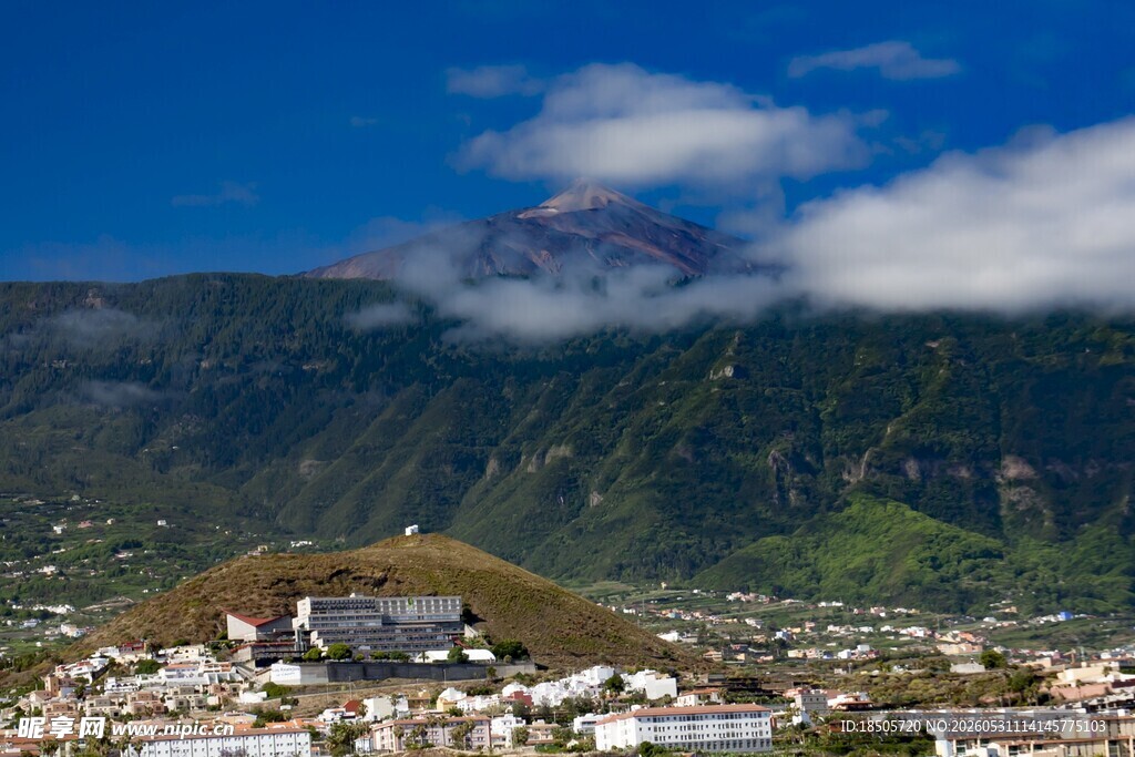 山间小镇美景