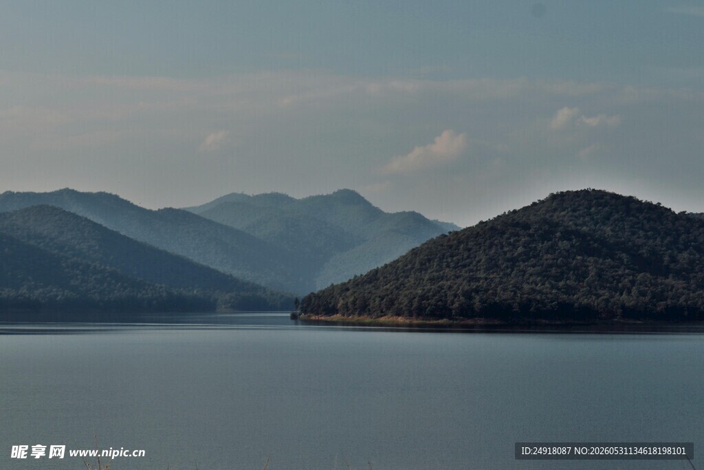 宁静山水间湖光山色自然风景风光