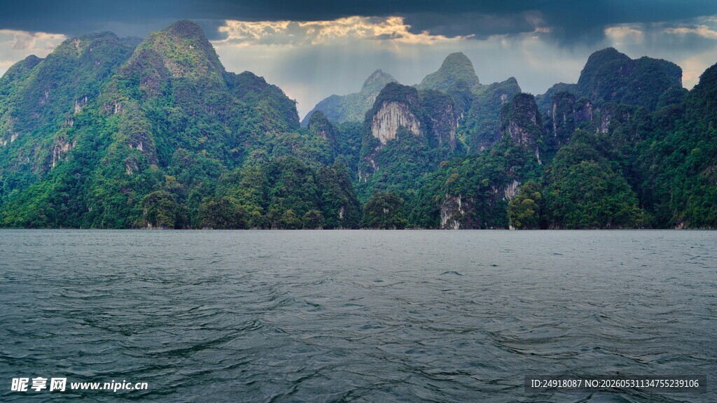 海上青山美景自然风景风光