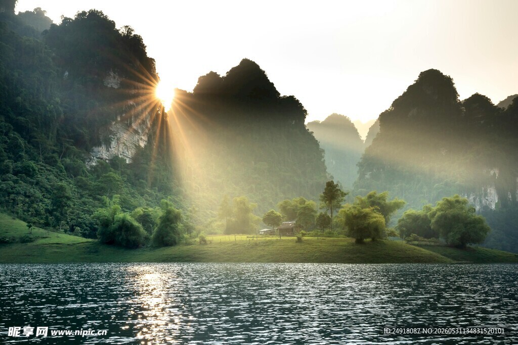 山水间晨光美景自然风光风景