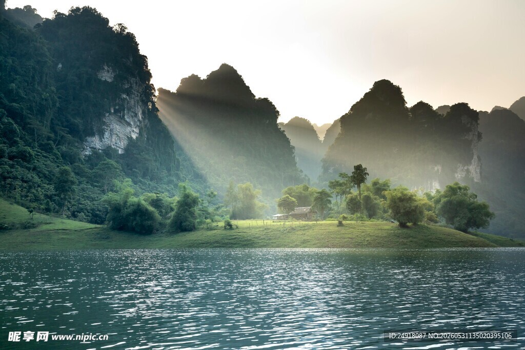 山水湖畔美景自然风光风景