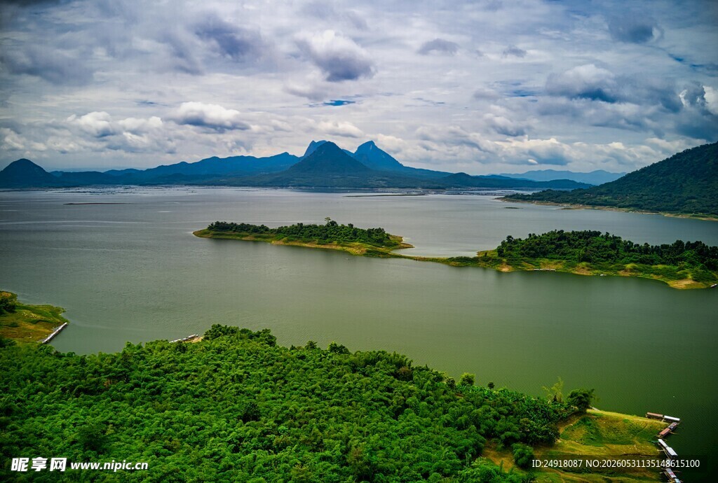 湖光山色绿意岛屿自然风光风景