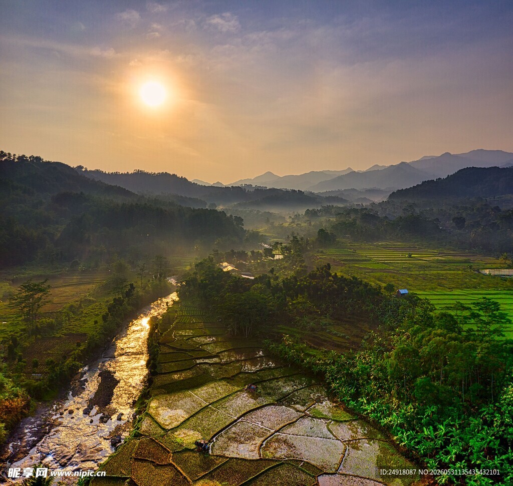 山间日出美景田园自然风光风景
