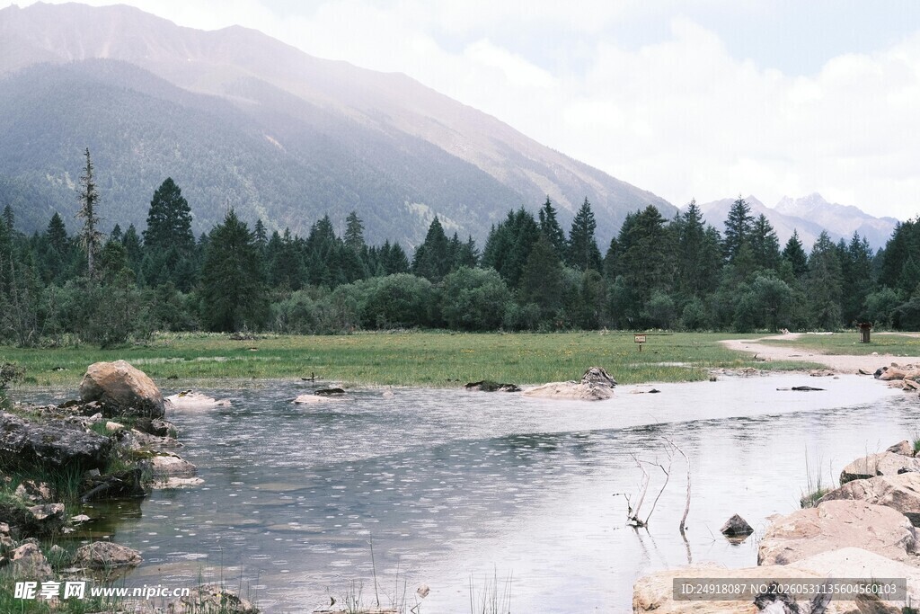 山间溪流自然风光风景