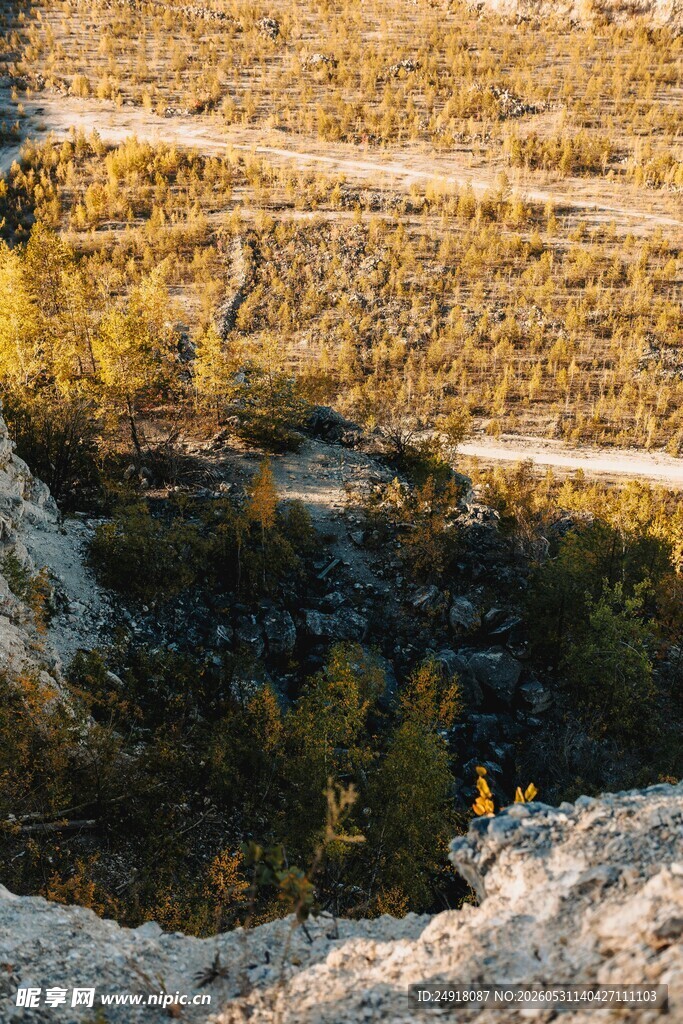 山间谷地风景