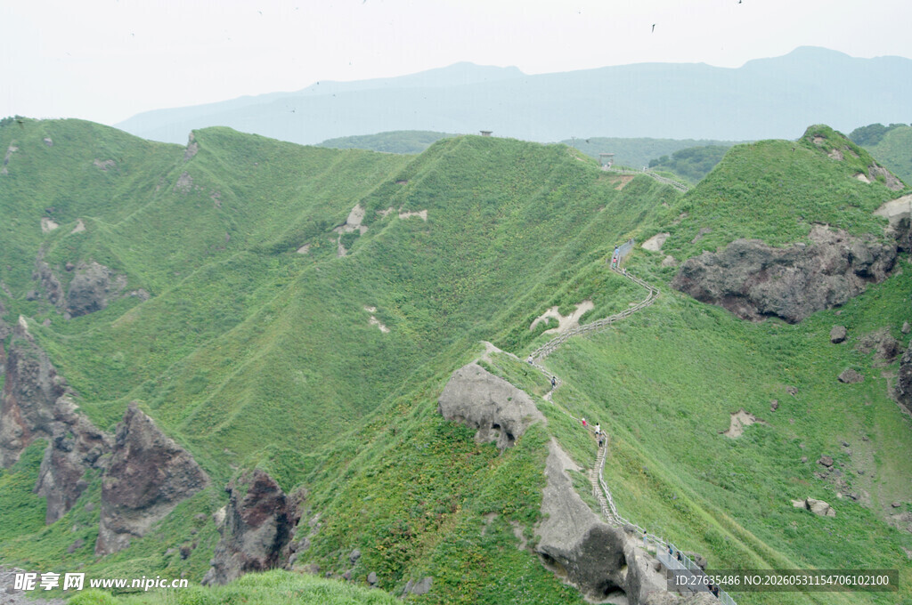 青山翠谷间蜿蜒山路