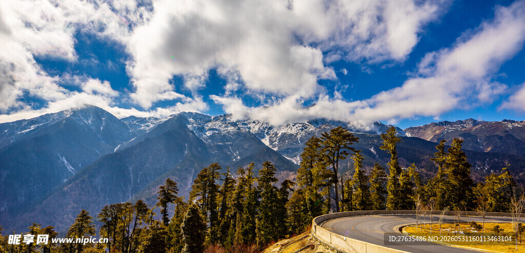 山间公路美景