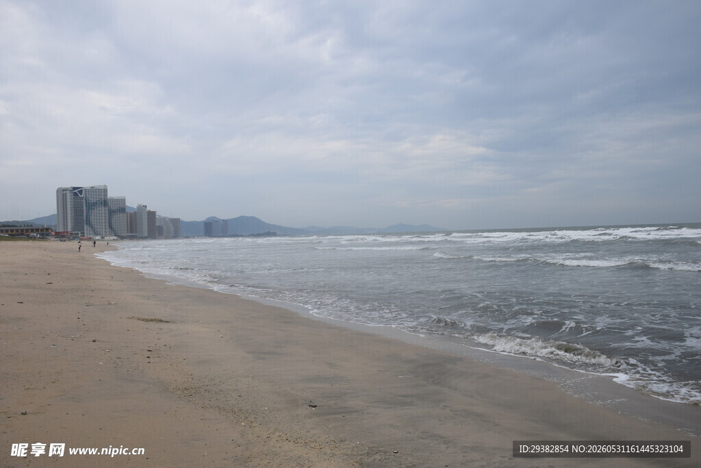 海滨沙滩  海天相接之景