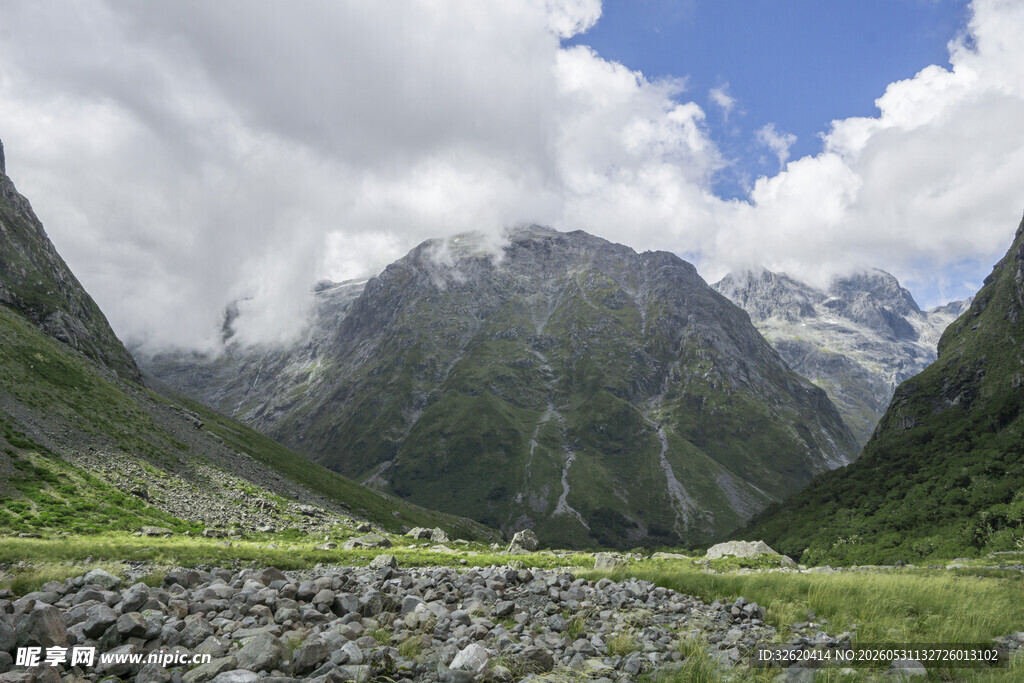 壮丽高山草原自然景观