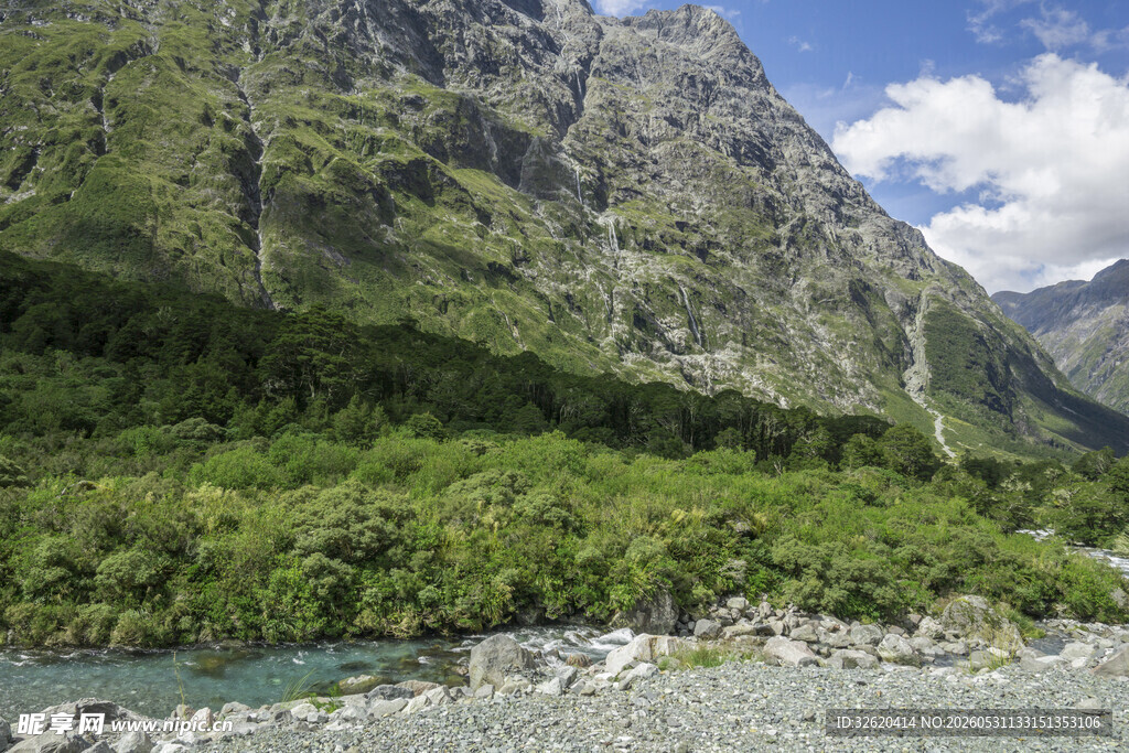 山间河谷美景