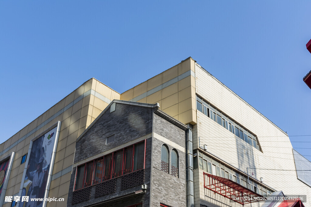现代风格街边建筑外观
