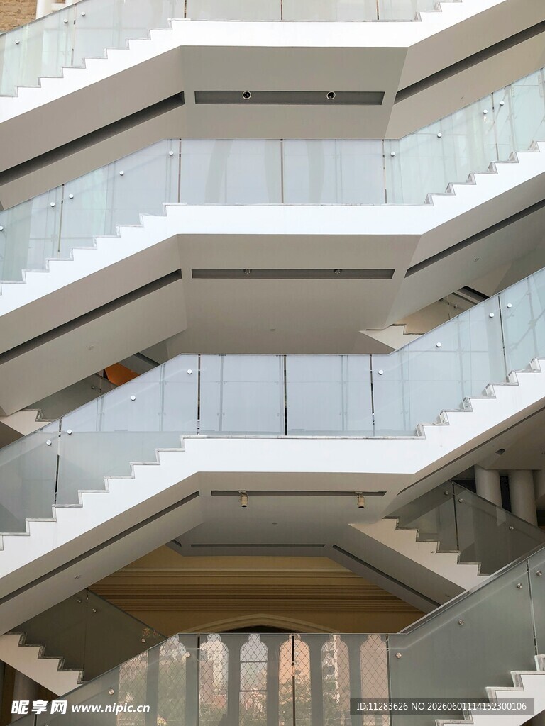 现代风格多层阶梯式建筑