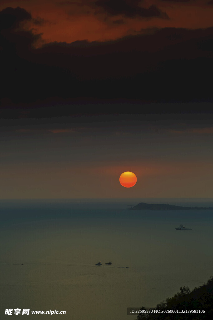 三亚鹿回头海上落日美景