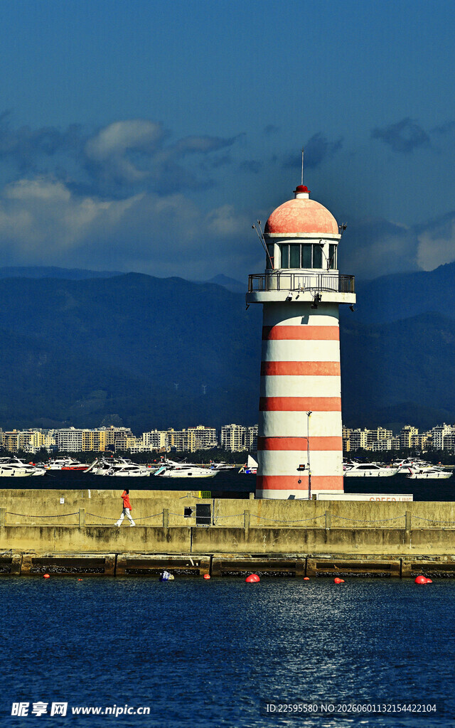 三亚半山半岛帆船港灯塔景观