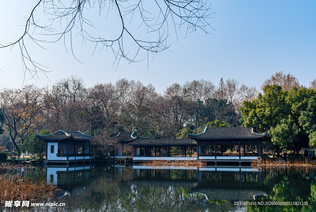 湖畔古建静美水乡风光