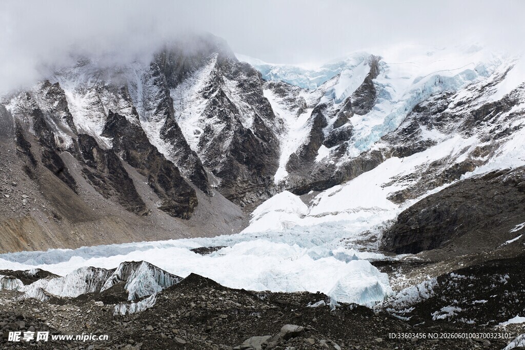 壮丽雪山冰川景观
