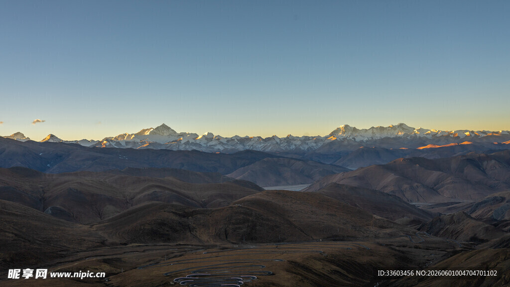 壮丽山景日出风光